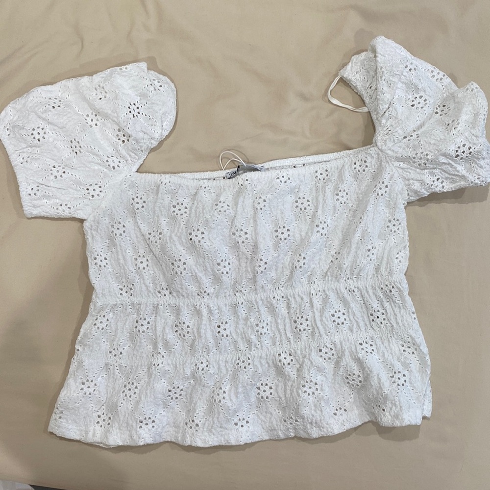 BRAND NEW with tags Zara eyelet puff sleeve top